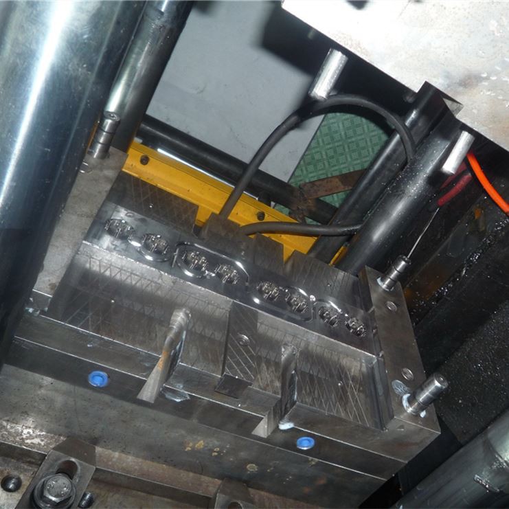 Zafè ki bezwen atansyon nan matyè premyè plastik